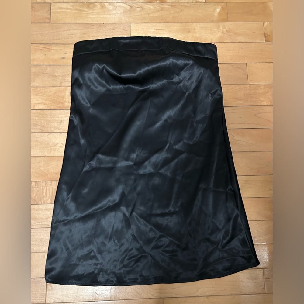 Elegant Black Satin strapless dress
